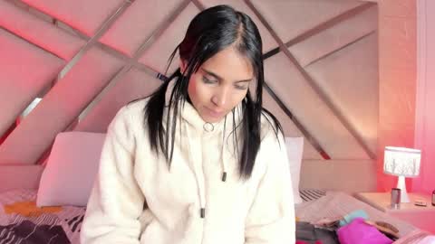 Sophia Paris online show from 9, 4, 2026