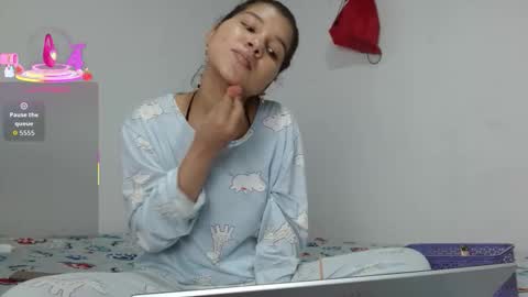 Sophia Bedford online show from 28, 9, 2025