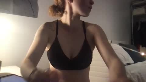 Snapshot of sophie21xoxo chatting on 5, 10, 2025 sophie21xoxo online show from 5, 10, 2025