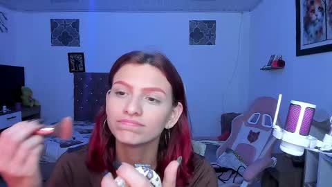 Snapshot of sophie_dolly_ chatting on 2, 6, 2026 sophie doll online show from 2, 6, 2026