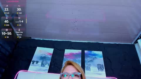 Snapshot of sophie_ebanks chatting on 5, 2, 2026 Soph online show from 5, 2, 2026