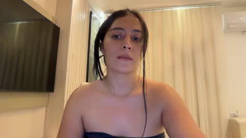 Snapshot of sophie_foxxx chatting on 28, 5, 2026 Sophie online show from 28, 5, 2026