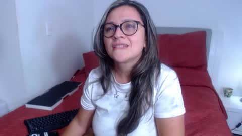Snapshot of sophie_lopez1 chatting on 1, 3, 2026 Sofa online show from 1, 3, 2026