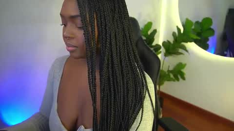 Snapshot of sophie_luvs chatting on 2, 6, 2026 Sophie online show from 2, 6, 2026