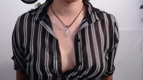 Snapshot of sophie_ross1 chatting on 8, 10, 2025 sophie_ross1 online show from 8, 10, 2025