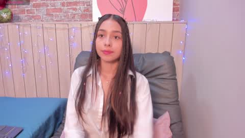 Snapshot of sophiebenson_ chatting on 11, 12, 2024 Sophie online show from 11, 12, 2024