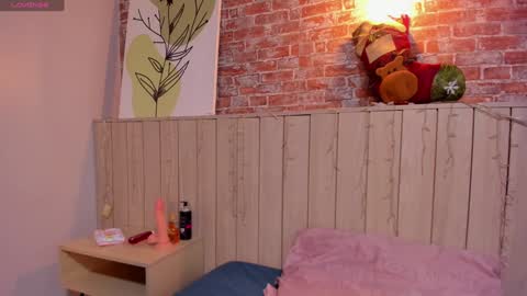 Snapshot of sophiebenson_ chatting on 26, 12, 2024 Sophie online show from 26, 12, 2024