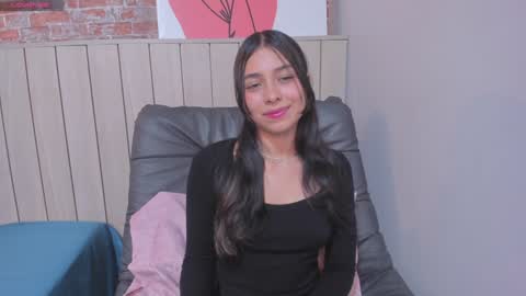 Snapshot of sophiebenson_ chatting on 8, 1, 2025 Sophie online show from 8, 1, 2025