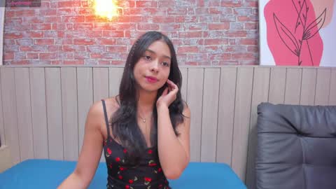 Snapshot of sophiebenson_ chatting on 11, 1, 2025 Sophie online show from 11, 1, 2025