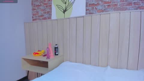 Snapshot of sophiebenson_ chatting on 4, 3, 2025 Sophie online show from 4, 3, 2025