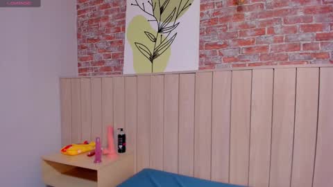 Snapshot of sophiebenson_ chatting on 8, 3, 2025 Sophie online show from 8, 3, 2025