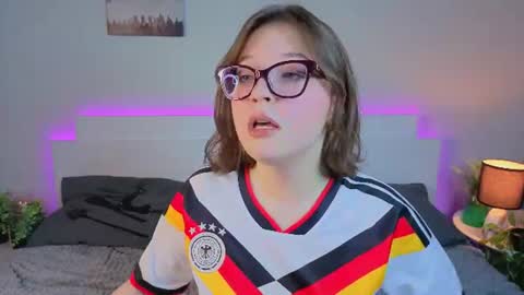 Snapshot of sophieblush chatting on 21, 6, 2026 Sophia online show from 21, 6, 2026