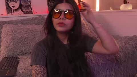 Sophiee  online show from 10, 4, 2026