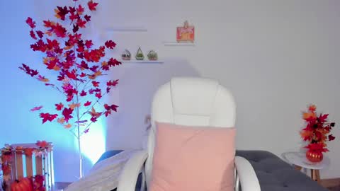 Sophie Hunt online show from 10, 2, 2025