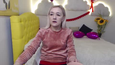 sophiekittyy online show from 9, 3, 2025