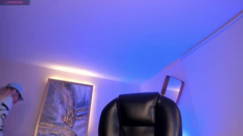 Sophie  Palmer online show from 25, 11, 2025