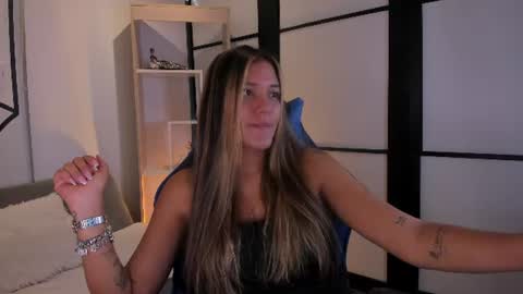 Snapshot of sophiewatson_ chatting on 3, 7, 2026 sophiewatson_ online show from 3, 7, 2026