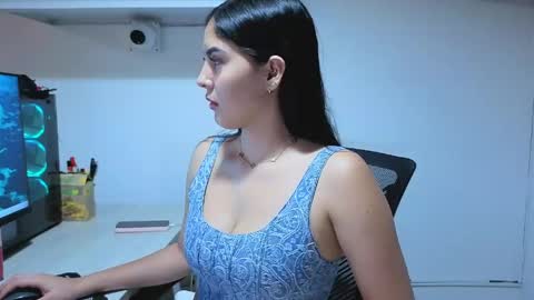 Snapshot of sophiie_blakee chatting on 11, 5, 2026 Sophiee online show from 11, 5, 2026