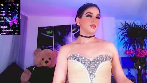 Snapshot of sophiieesweet chatting on 2, 12, 2025 Sophie Sweet online show from 2, 12, 2025