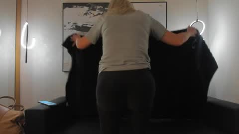 Snapshot of sophimariin chatting on 27, 4, 2026 Sophi online show from 27, 4, 2026