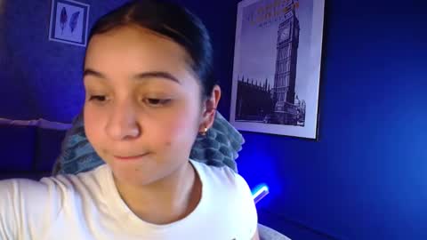 Snapshot of sophyadams_ chatting on 25, 2, 2026 Sophy online show from 25, 2, 2026