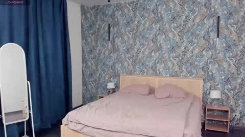 Elizabeth online show from 9, 10, 2025