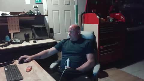 Snapshot of soundfreqnj chatting on 12, 4, 2026 soundfreqnj online show from 12, 4, 2026