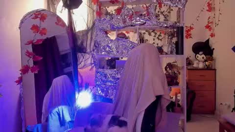 Leah online show from 2, 12, 2025