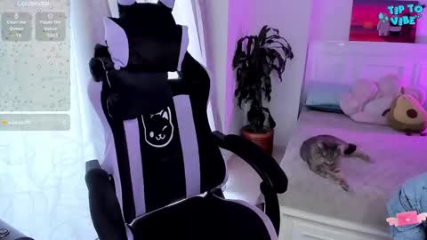 Lili online show from 23, 2, 2025