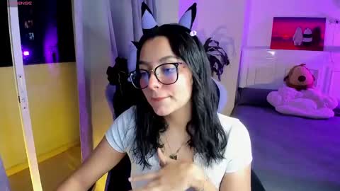 Lili online show from 5, 3, 2025