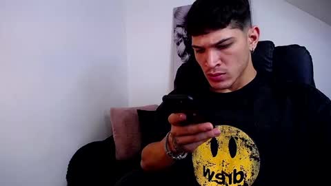 Snapshot of soyraydimarco_ chatting on 27, 12, 2024 RayDimarco  independent model online show from 27, 12, 2024