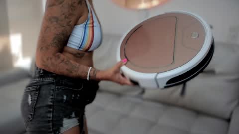 Snapshot of soytulu_ chatting on 8, 1, 2025 brisa s online show from 8, 1, 2025