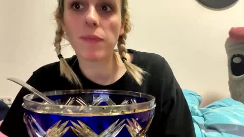 Snapshot of spacegirl42o chatting on 26, 12, 2024 Spacegirl online show from 26, 12, 2024