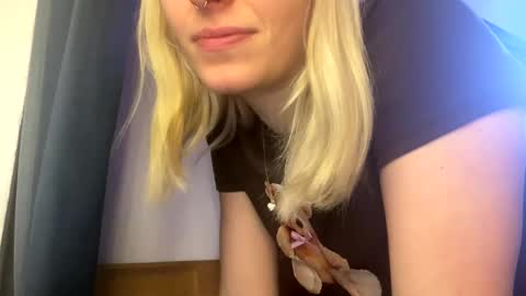 Snapshot of spacegirl42o chatting on 28, 12, 2024 Spacegirl online show from 28, 12, 2024