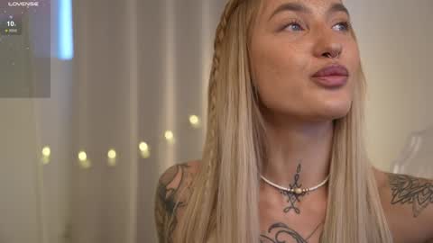 Snapshot of sparks__daisy chatting on 20, 12, 2024 DAISY online show from 20, 12, 2024