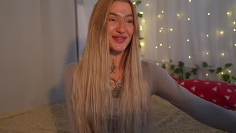 Snapshot of sparks__daisy chatting on 4, 1, 2025 DAISY online show from 4, 1, 2025