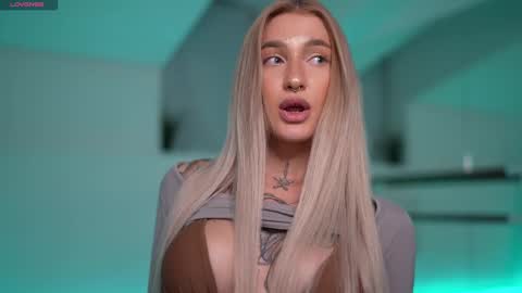 Snapshot of sparks__daisy chatting on 22, 2, 2025 DAISY online show from 22, 2, 2025