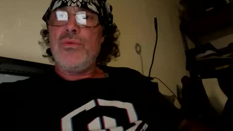 specter1972 online show from 5, 4, 2026