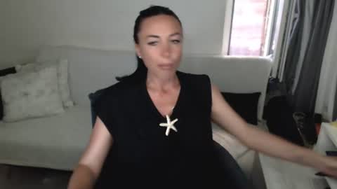 Snapshot of spicemint chatting on 19, 6, 2026 Carla online show from 19, 6, 2026