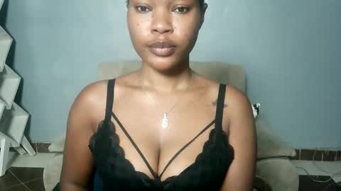 Snapshot of spicy_kerrine chatting on 6, 3, 2025 Spicy kerrine online show from 6, 3, 2025