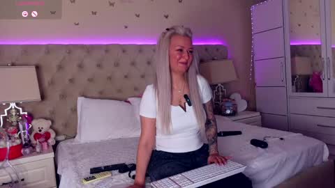 Snapshot of spicygirls chatting on 29, 4, 2026 Alicia online show from 29, 4, 2026