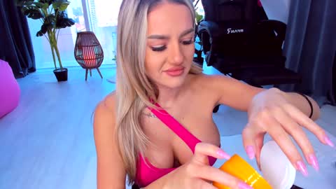 Anna online show from 12, 1, 2025