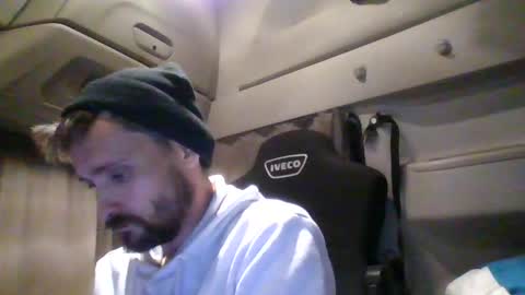 spyco82 online show from 28, 1, 2025