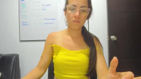 Snapshot of squirttati33 chatting on 13, 11, 2025 Tati online show from 13, 11, 2025
