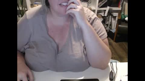 Messi Jessi online show from 5, 12, 2024