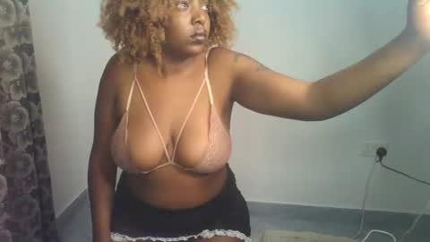 Snapshot of squish_sexy chatting on 31, 5, 2026 Sexy muna online show from 31, 5, 2026