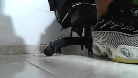 Snapshot of srfindomfeet_ chatting on 4, 5, 2026 sr master cum its my old account online show from 4, 5, 2026