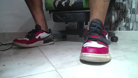 Snapshot of srfindomfeet_ chatting on 4, 6, 2026 sr master cum its my old account online show from 4, 6, 2026