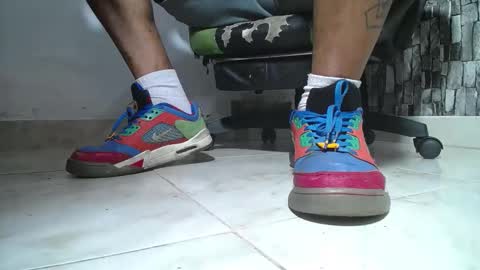 Snapshot of srfindomfeet_ chatting on 7, 6, 2026 sr master cum its my old account online show from 7, 6, 2026