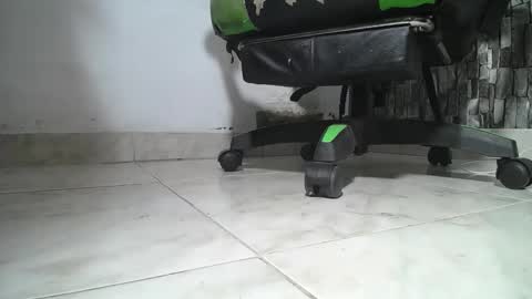 Snapshot of srfindomfeet_ chatting on 8, 6, 2026 sr master cum its my old account online show from 8, 6, 2026
